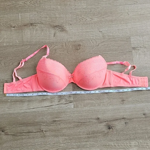 XOXO Bra - Picture 4 of 8